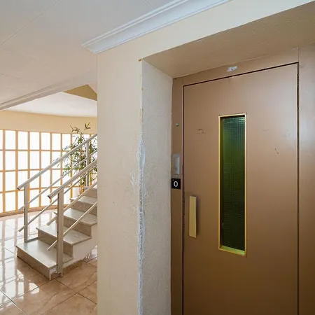 Casa Terra: 50 Meters From The