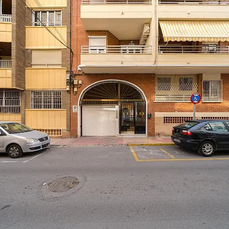 Casa Terra: 50 Meters From The Apartmán Torrevieja